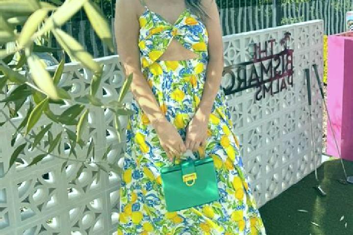 Kinsley, 20 — Escort in Sariabali, Turkey