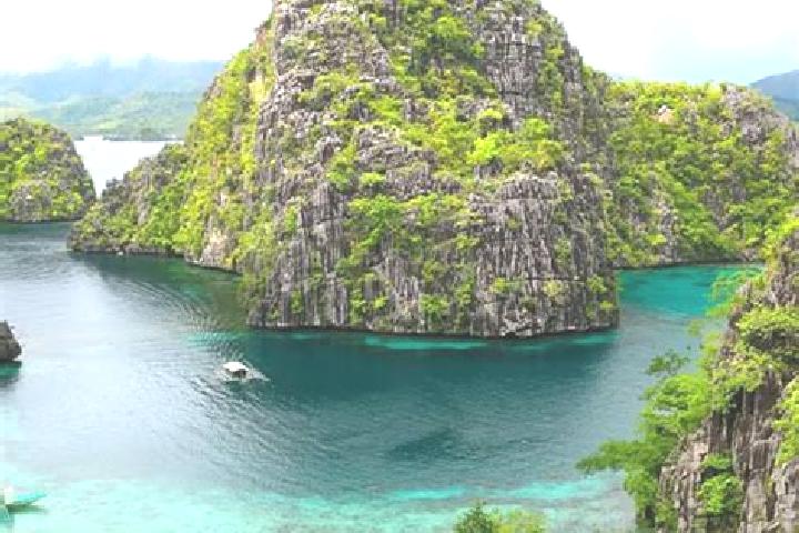 Kinsley, 20 — Escort in Tucuran, Philippines