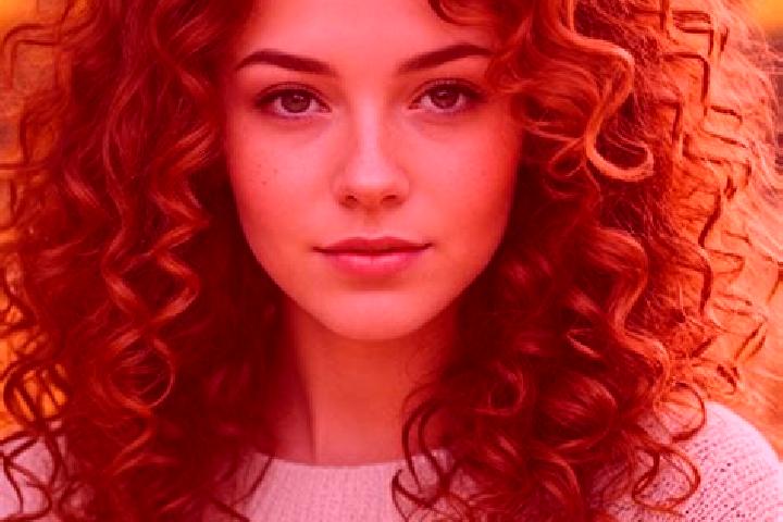 Kinsley, 21, a auburn amber-eyed slavic companion based in Alcasser. Offering Party Girl, CIM, BDSM. Available for incall and outcall, day and evening dates.
