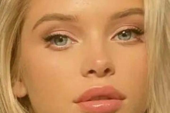 Kinsley, 21, a blonde blue-eyed middle eastern companion based in Racsa. Offering GFE, Girlfriend Experience, Domination, Deep French Kissing, Couples. Avail...