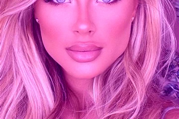 Kinsley, 21, a blonde hazel-eyed latina companion based in Donica. Offering GFE, Prostate Massage, Striptease. Available for incall and outcall, overnight bo...