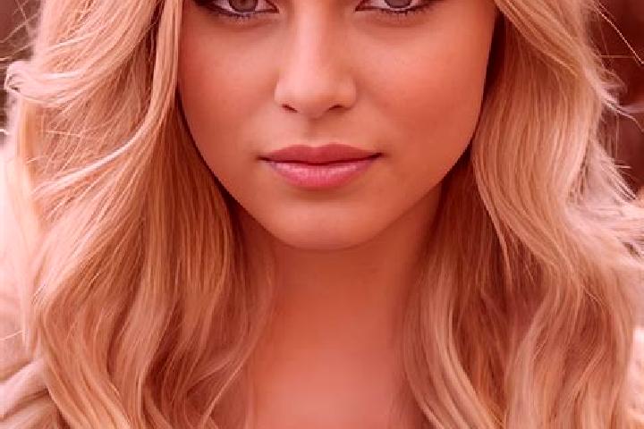Kinsley, 21, a blonde hazel-eyed slavic companion based in Qasr al Farafirah. Offering Deep French Kissing, A-Level, Erotic Massage, Party Girl. Available fo...