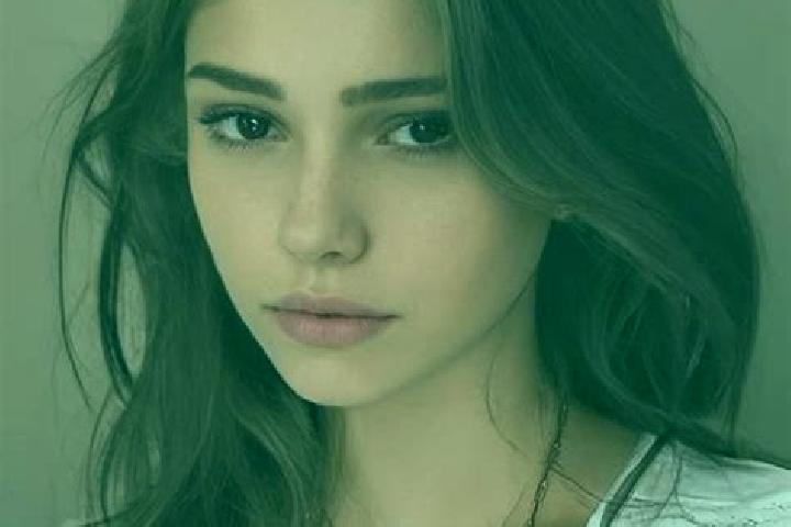 Kinsley, 21, a chestnut grey-eyed slavic companion based in Andongrejo. Offering CIM, 69, Deep French Kissing. Available for incall and outcall, overnight bo...