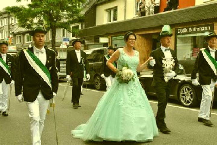 Kinsley, 21 — Escort in Bamenohl, Germany