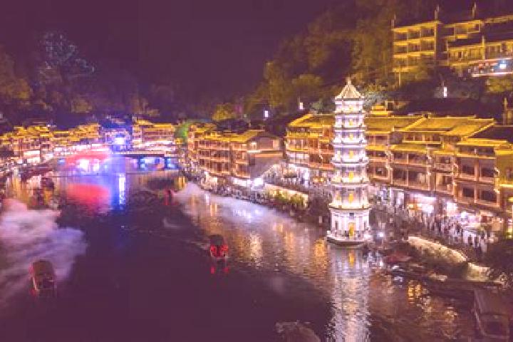 Kinsley, 21 — Escort in Bozhou, China