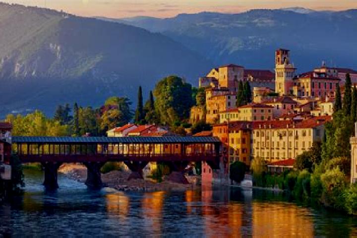 Kinsley, 21 — Escort in Crespano del Grappa, Italy