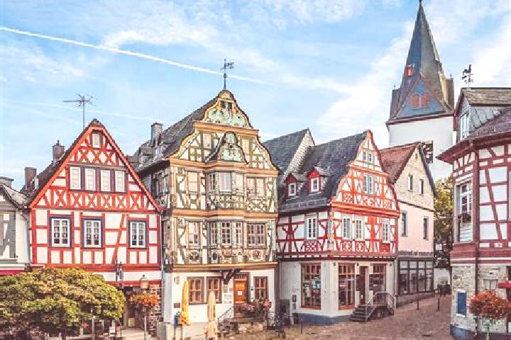 Kinsley, 21 — Escort in Idstein, Germany