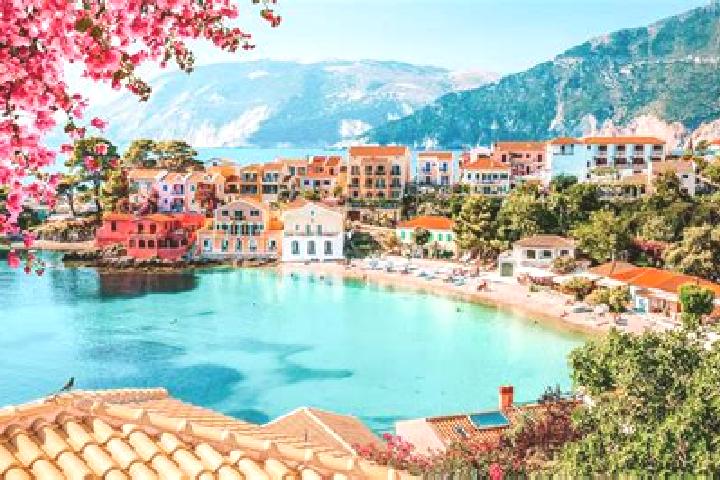 Kinsley, 21 — Escort in Pialeia, Greece
