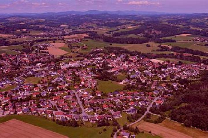 Kinsley, 21 — Escort in Tiefenbach, Austria