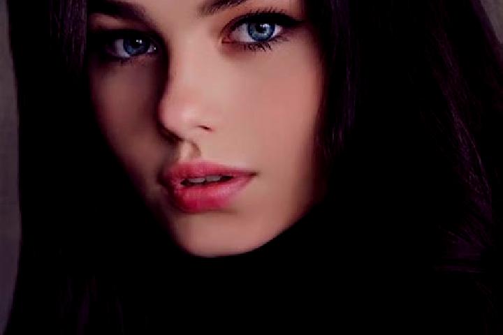 Kinsley, 22, a auburn dark-eyed slavic companion based in Aydinyurdu. Offering CIM, Massage, Deep French Kissing, A-Level, Striptease. Available for incall a...