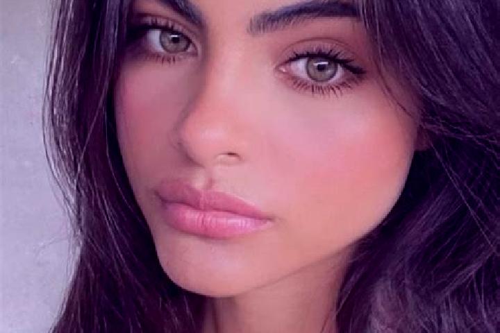 Kinsley, 22, a dark blonde hazel-eyed latina companion based in Viewpark. Offering Domination, Travel Companion. Available for incall and outcall, day and ev...