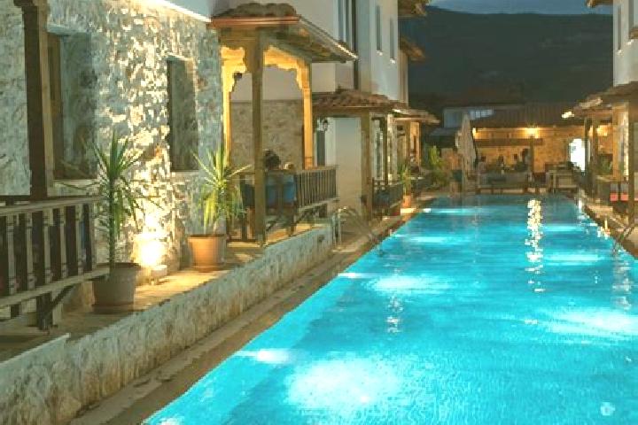 Kinsley, 22 — Escort in Akpinar, Turkey