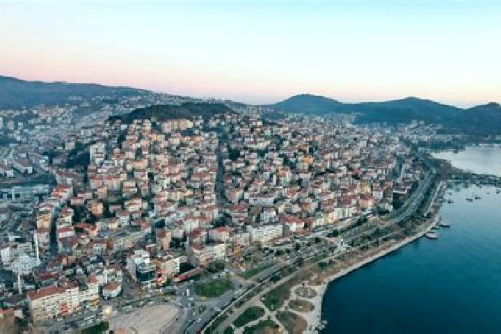 Kinsley, 22 — Escort in Eregli, Turkey