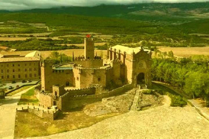 Kinsley, 22 — Escort in Piqueras del Castillo, Spain