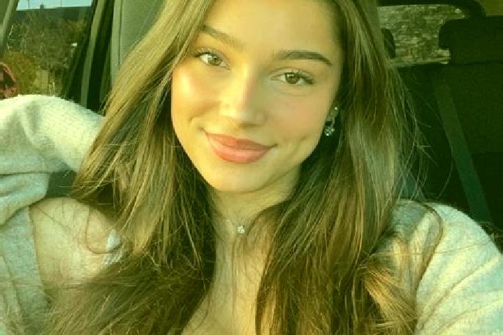 Kinsley, 23, a brunette grey-eyed mixed companion based in Rusinow. Offering Fetish, Deep French Kissing, BDSM, Girlfriend Experience, Party Girl. Available ...