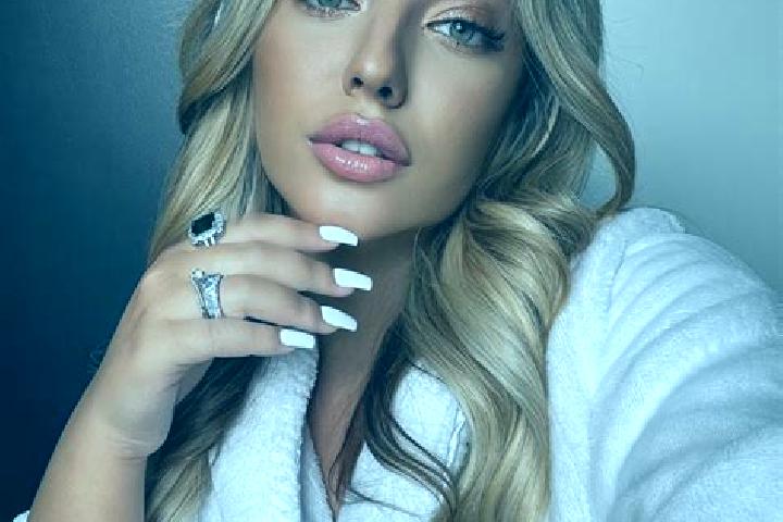 Kinsley, 23 — Escort in Belagua, Brazil