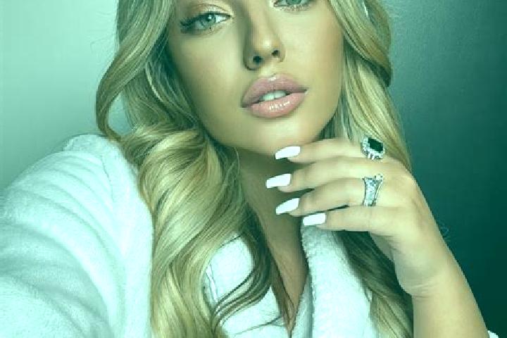 Kinsley, 23 — Escort in Bodzechow, Poland
