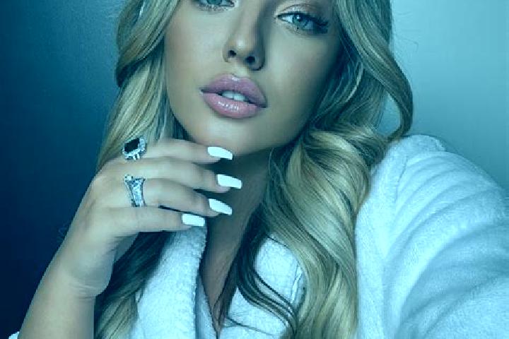 Kinsley, 23 — Escort in Castelmaurou, France
