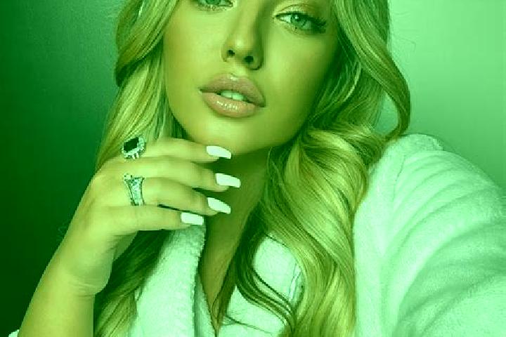 Kinsley, 23 — Escort in Cliousclat, France