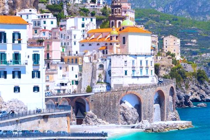 Kinsley, 23 — Escort in Lallio, Italy