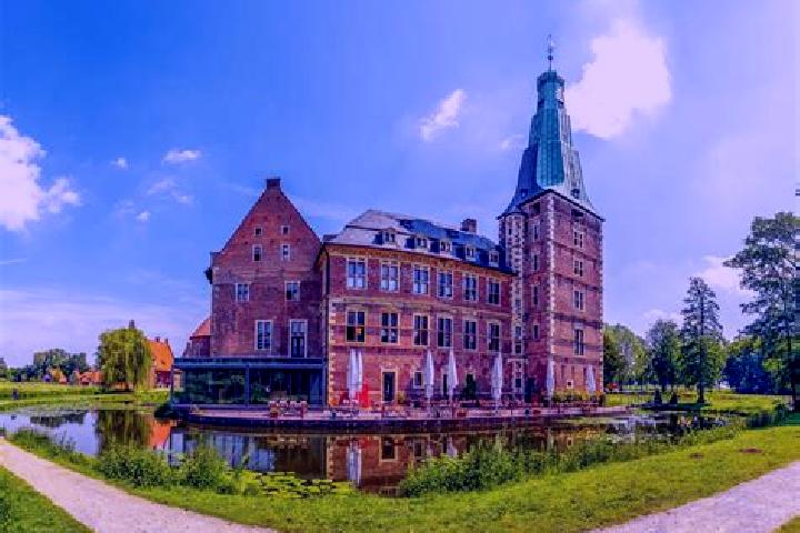 Kinsley, 23 — Escort in Lembruch, Germany