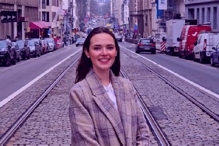 Kinsley, 23 — Escort in Thiaumont, Belgium
