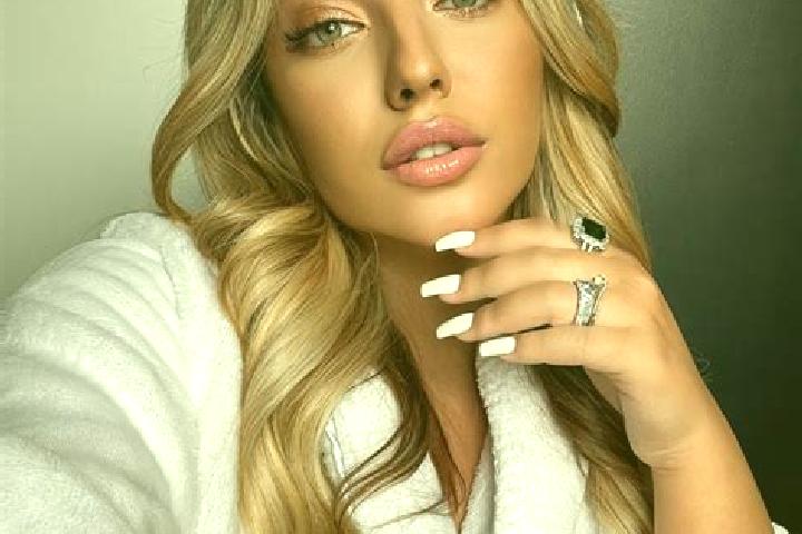 Kinsley, 23 — Escort in Toculesti, Romania