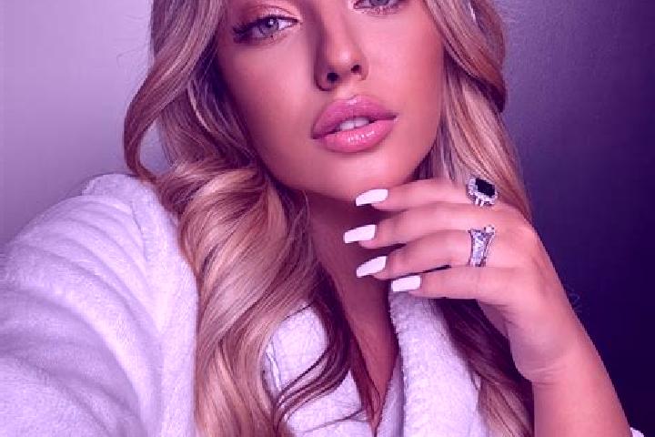 Kinsley, 23 — Escort in Volduchy, Czech Republic