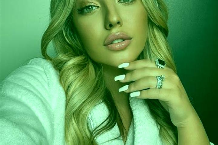 Kinsley, 23 — Escort in Vrchoslavice, Czech Republic