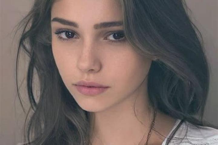Kinsley, 24, a chestnut dark-eyed slavic companion based in Talokgangan. Offering Massage, GFE. Available for incall and outcall, day and evening dates.