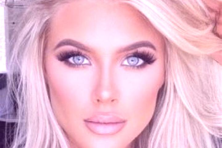 Kinsley, 24, a platinum blonde amber-eyed mixed companion based in Cevrimova. Offering Tantra, Couples, Deep French Kissing. Available for incall and outcall...