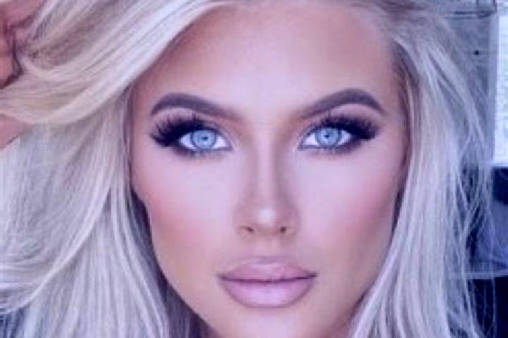 Kinsley, 24, a platinum blonde brown-eyed mixed companion based in Santonuovo. Offering Roleplay, Travel Companion, Deep French Kissing. Available for incall...