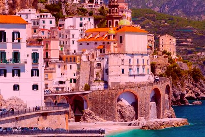 Kinsley, 24 — Escort in Carezzano Maggiore, Italy