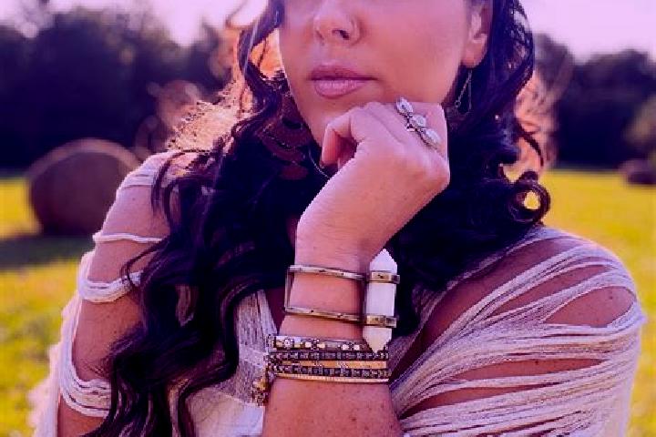 Kinsley, 24 — Escort in Holly Hill, United States