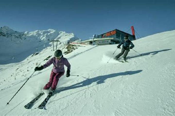 Kinsley, 24 — Escort in Kals am Grossglockner, Austria