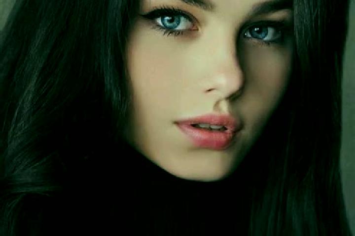 Kinsley, 25, a black grey-eyed slavic companion based in Annemasse. Offering Striptease, OWO, BDSM. Available for incall and outcall, day and evening dates.