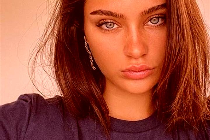 Kinsley, 25, a brunette amber-eyed caucasian companion based in Kotabaru Hilir. Offering 69, Fetish, Party Girl, Striptease. Available for incall and outcall...