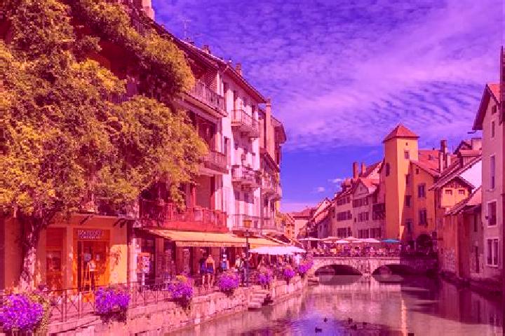 Kinsley, 25 — Escort in Casson, France