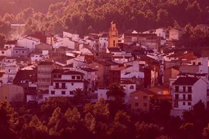 Kinsley, 25 — Escort in Cirat, Spain