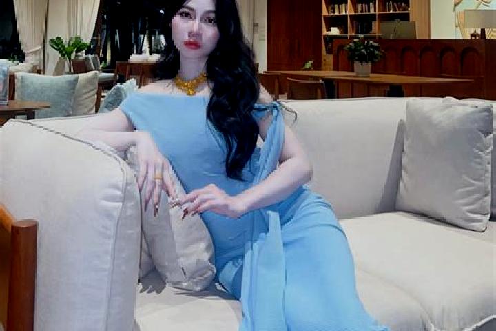 Kinsley, 25 — Escort in Liye, China
