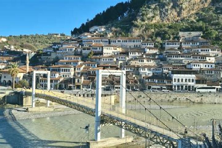 Kinsley, 25 — Escort in Mollas, Albania