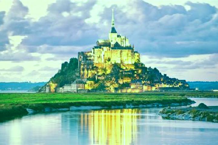 Kinsley, 25 — Escort in Montbard, France