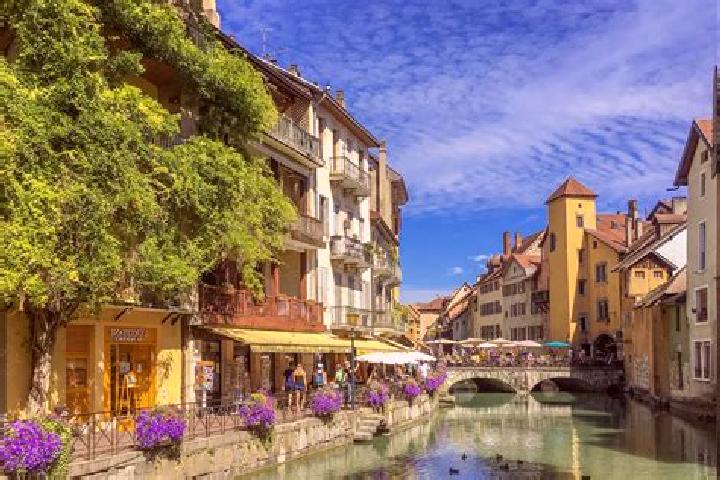 Kinsley, 25 — Escort in Rochefort-Montagne, France