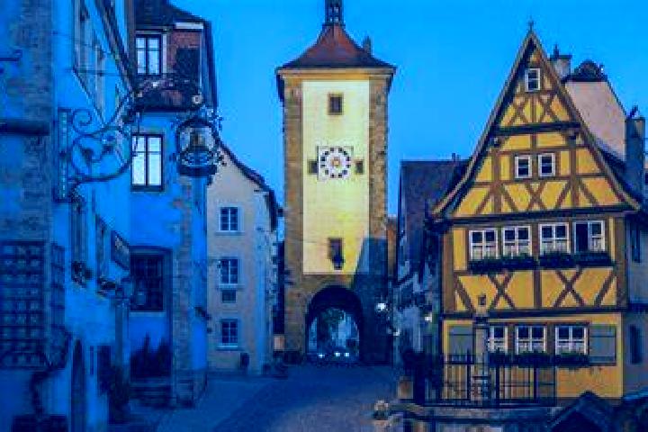 Kinsley, 25 — Escort in Rottenburg an der Laaber, Germany