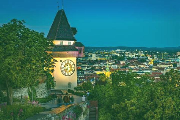 Kinsley, 25 — Escort in Schlossberg, Austria