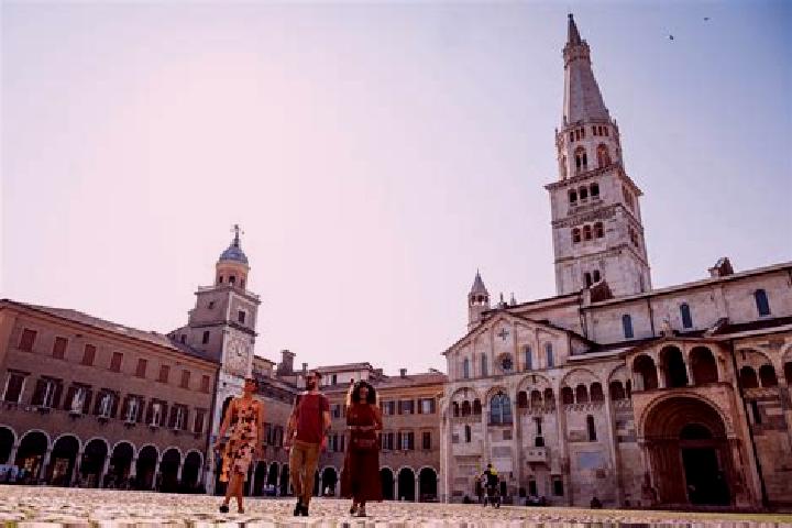 Kinsley, 25 — Escort in Scortichino, Italy