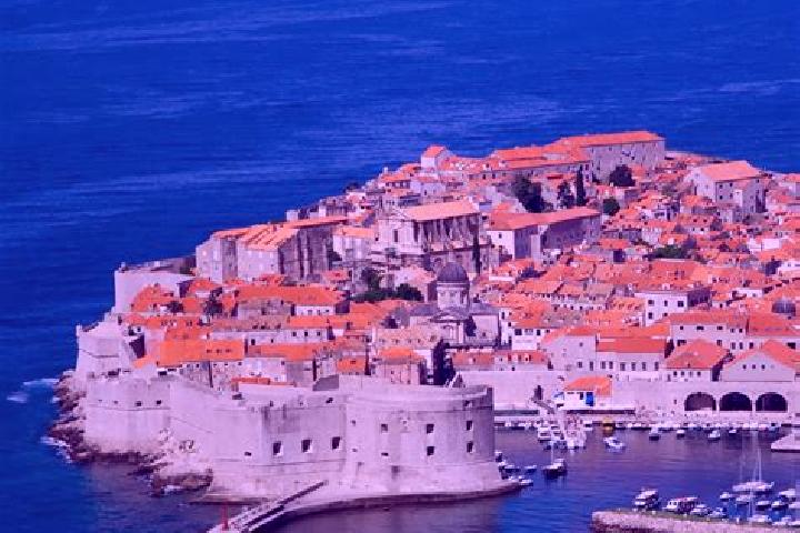 Kinsley, 25 — Escort in Vladislavci, Croatia