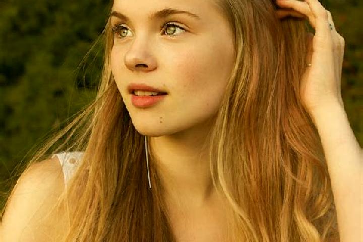 Kinsley, 25 — Escort in Weede, Germany