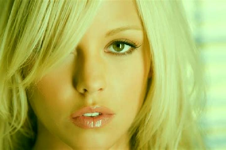 Kinsley, 26, a blonde brown-eyed middle eastern companion based in Shipol. Offering Duos, Deep French Kissing, Girlfriend Experience. Available for incall an...