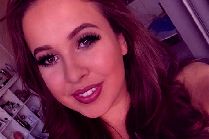 Kinsley, 26, a chestnut hazel-eyed european companion based in Azatavan. Offering Striptease, Deep French Kissing, Domination, Dinner Date, Erotic Massage. A...